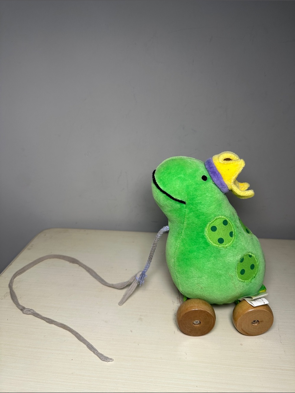 Rich Frog vintage 2004 Green Plush Pull-Along Frog Toy with Yellow Crown
